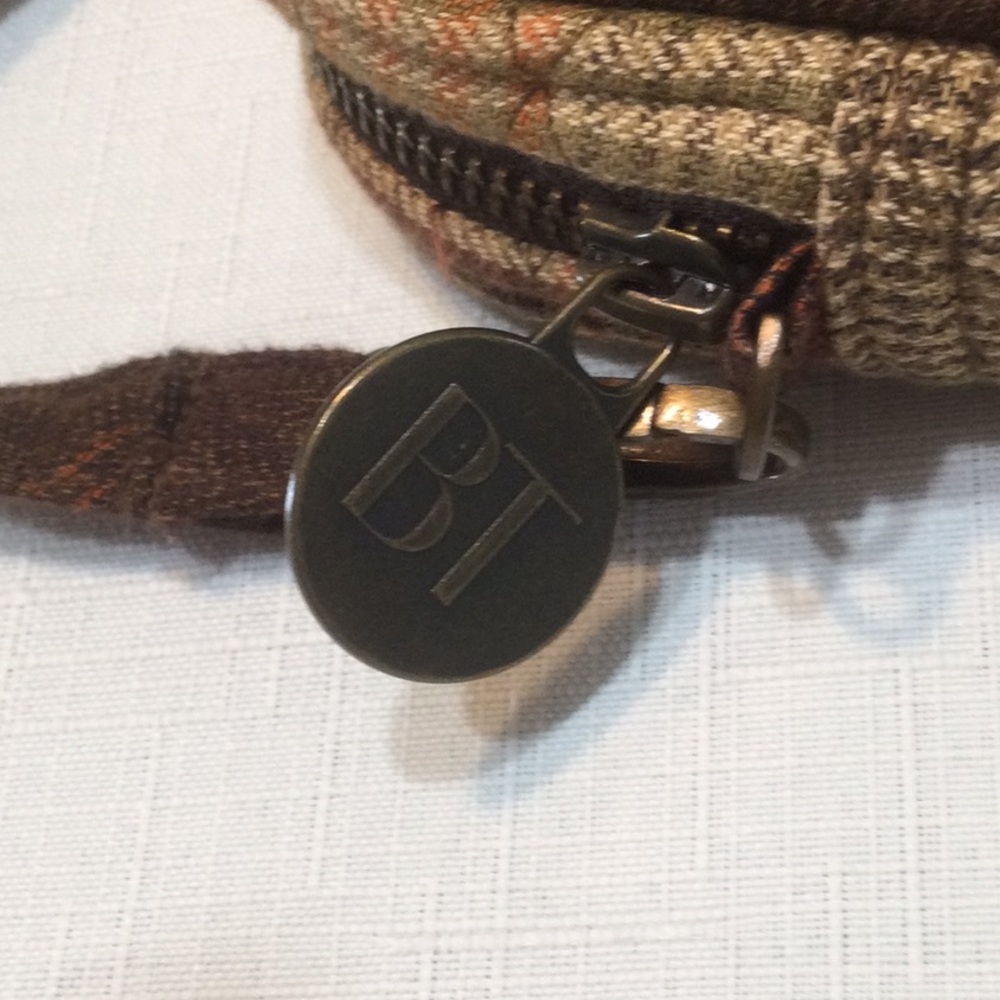 Bella Taylor Crossbody Plaid Cloth - Picture 4 of 5